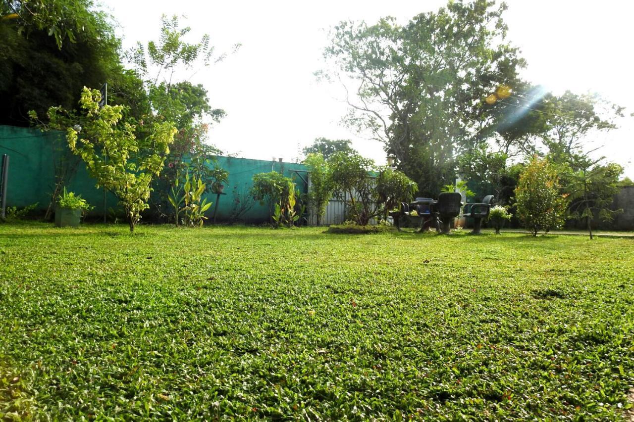 Hotel Nimjaya Udawalawe Exterior photo